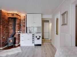 Tiny home in a 1910-wooden house, holiday rental in Turku