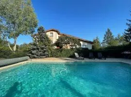 Villa d'architecte 200m² avec piscine privée et cheminée - FR-1-496-35