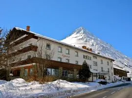 Clubdorf Hotel Alpenrose