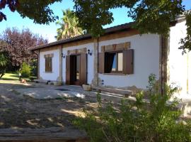 Momon1616 Intero Chalet, chata v destinaci Galatina