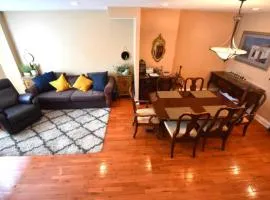 Tuscany 2900 - Classic Italian Style 3BR w Parking near Airport