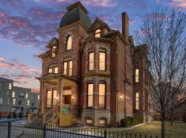 The Lumber Baron's Penthouse 3BR / 2.5 BA，底特律的公寓