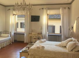 Palazzo Mari suite & rooms b&b, alojamento para férias em Montevarchi
