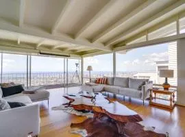 Ocean and Skyline Views Honolulu Retreat