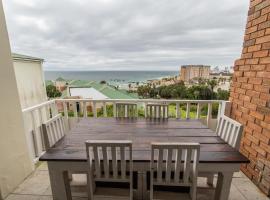 Dolphins View Luxury Apartment, хотел близо до Bayworld Oceanarium, Порт Елизабет