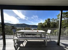 Waikawa Bay bach with spectacular views, self-catering accommodation in Waikawa