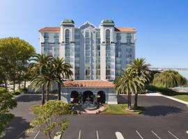 Embassy Suites San Francisco Airport Waterfront, hotel Hilton en Burlingame