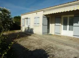 Maison Calme à Saint-Pierre-d'Oléron, Proche Plage et Commerces, 4 Couchages - FR-1-246A-149