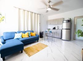 Ramey Cir D, near airport, beaches W/KING Bed., nhà nghỉ dưỡng ở Aguadilla