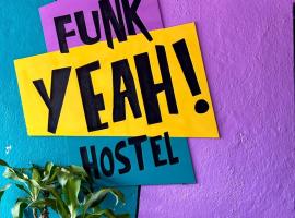 Funk Yeah Hostel, хотел в Антигуа Гватемала