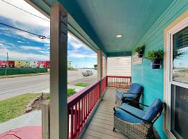 Beachside Getaway - 77 Steps To The Sand, feriebolig i Galveston