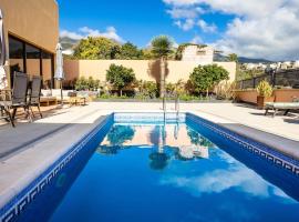 Villa de la Huerta con piscina privada y barbacoa, מקום אירוח ביתי בגימאר
