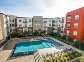 Luxurious, 1 bedroom near Downtown & Dickies Arena, spahotel in Fort Worth