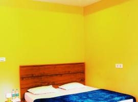 Devashree hotel and restaurent, hotel v mestu Ukhimath