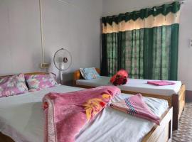 Manas Eco Camp, Mayang Para, Assam, hotelli, jossa on pysäköintimahdollisuus kohteessa Jyoti Gaon