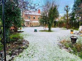 Winter Escape with heated pool, self catering accommodation in Roby
