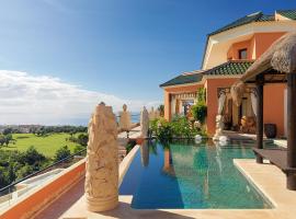 Royal Garden Villas, Luxury Hotel, готель у місті Адехе