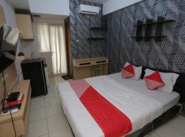 OYO Life 93008 Pelangi Coliving, viešbutis su vietomis automobiliams mieste Tangerangas