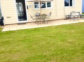 Summer Days, cabin in Camber