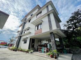 MC's L Transient House, готель у місті Bantay