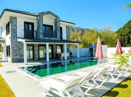 Family- Pool- Bbq- Sleeps 8- Parking- w Air Con, ξενοδοχείο σε Dalyan