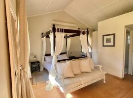 Out Of Nature Country Lodge, hotel di Windhoek