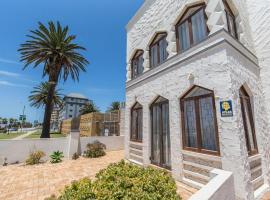 Villas Marina On The Beach – hotel w mieście Port Elizabeth