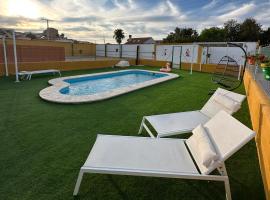Casa Rural con Piscina, Celebración Eventos y Bodas Cerca de Madrid、Santa Cruz de la Zarzaのホテル