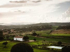 Auberge Santu Martine - Cottage with Pool - Ischierda, bed and breakfast en Galtellì