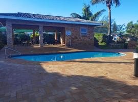 No 3 Breakerview Bay: Trafalgar şehrinde bir otel