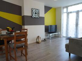 Our 2 bedroom house or borders of Bromley and Lewisham is available now!, viešbutis mieste Catford