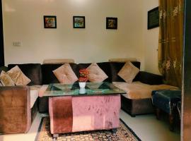 2 bedrooms house for families, hotel in Lahore