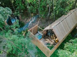 Slowood Cabins, hotell i Balatonszepezd