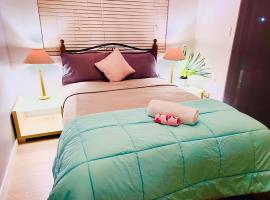 Double bedroom in Sharehouse in Canberra and Queanbeyan, hótel í Queanbeyan