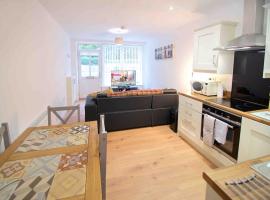 Newly refurbished flat, 1 min from Galgorm resort, apartment in Cullybackey
