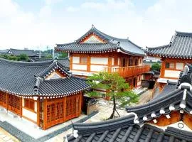 Hwangnamguan Hanok Village