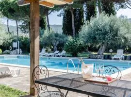 Algioja Apartment with Pool & Parking