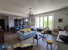 Appartement chaleureux, apartma v mestu Sisteron