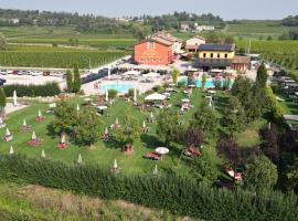 Agriturismo dei Grippi, בית חווה בסונה