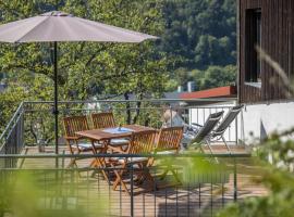 Ferienwohnung Am Samuelstein, hotell med parkering i Bad Urach