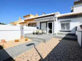 Sucina 2 Bed Bungalow walking distance of tow