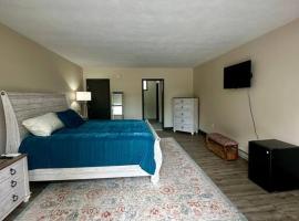Cozy 1-Bedroom Suite, ваканционно жилище в Sybertsville