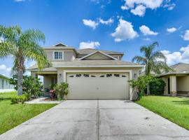 Sunny Wesley Chapel Home about 2 Mi to Epperson Lagoon, pet-friendly hotel in Wesley Chapel