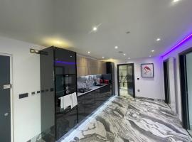 Modern and Stylish Penthouse Apartment next to Maidenhead Golf Course, apartment in Maidenhead