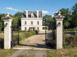 Manoir du Val Fouzon, hotelli kohteessa La Vernelle