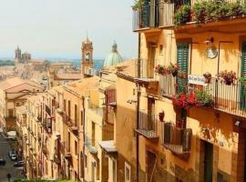 Casa tipica siciliana patronale home BedandBreakfast TreMetriSoprailCielo Camere con vista, colazione interna in terrazzo panoramico