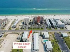 Renovated Condo With Pool and exclusive Beach Access