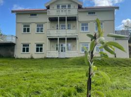 Spacious apartment in beautiful Norway countryside close to trondheim fjord, hotel din Landsem