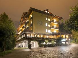 Lake&Nature Hotel Gloria, hotel de playa en Molveno