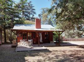 Cabañas bartolo, hotel en Villa Giardino